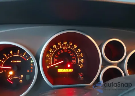 2013 Toyota Sequoia Sr5 5.7L V8 z USA, uszkodzony, nr VIN 5TDBY5G17DS088304